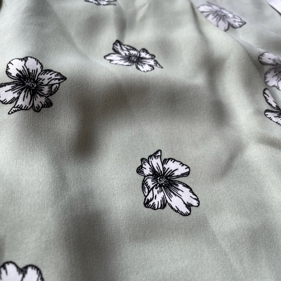 Flowy Spring Dress - Picture 7 of 10